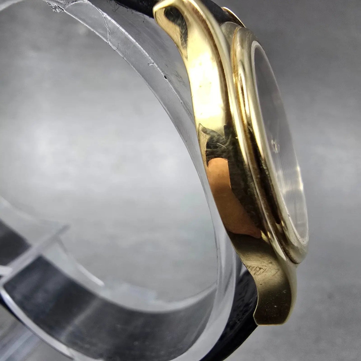 Movado Museum Watch Women 28mm Black Dial Gold Tone Round 87 E4 0823 New Batt SW3