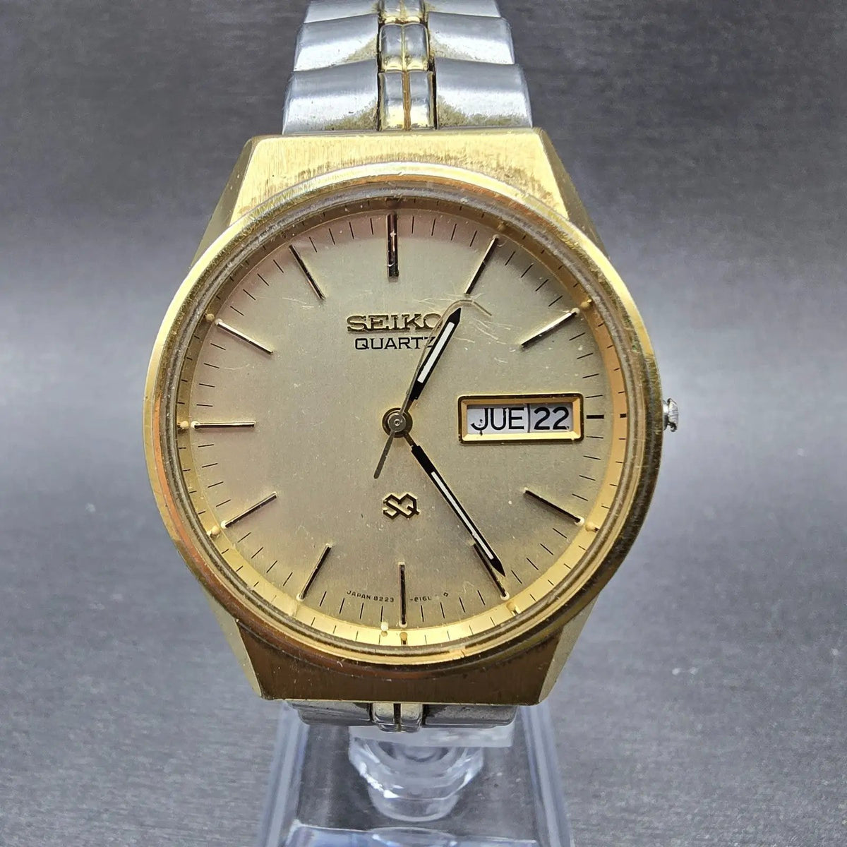 Seiko SQ Watch Men 35mm Champagne Dial Gold Tone Daydate Round 8223-8009 PARTS2