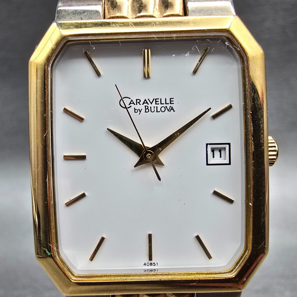 Bulova Caravelle Watch Men 26mm White Dial Two Tone Date Rectangle 40B51 New Bat1