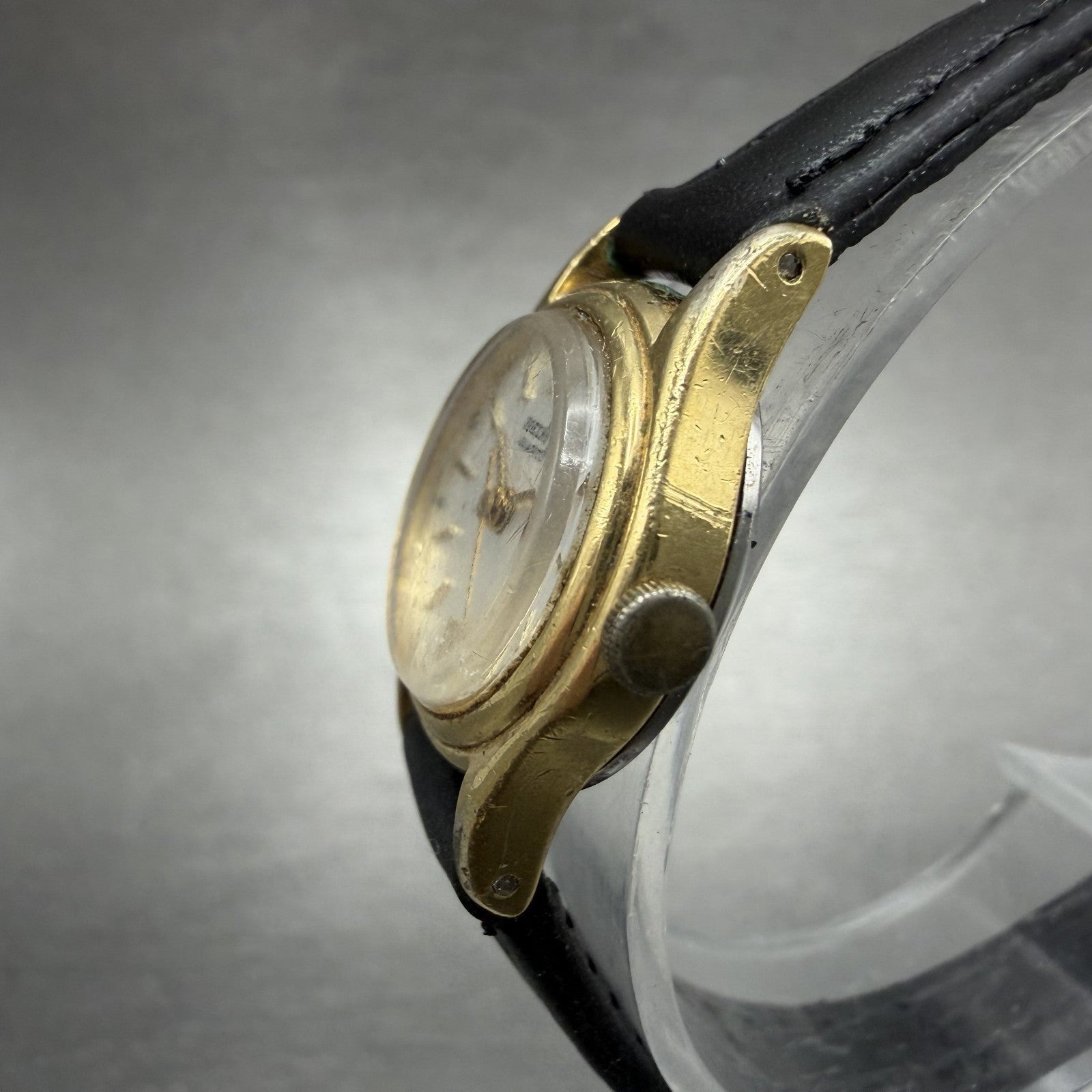 Seiko Watch Women 20mm Silver Dial Gold Tone Round 1421-0119 New Battery2