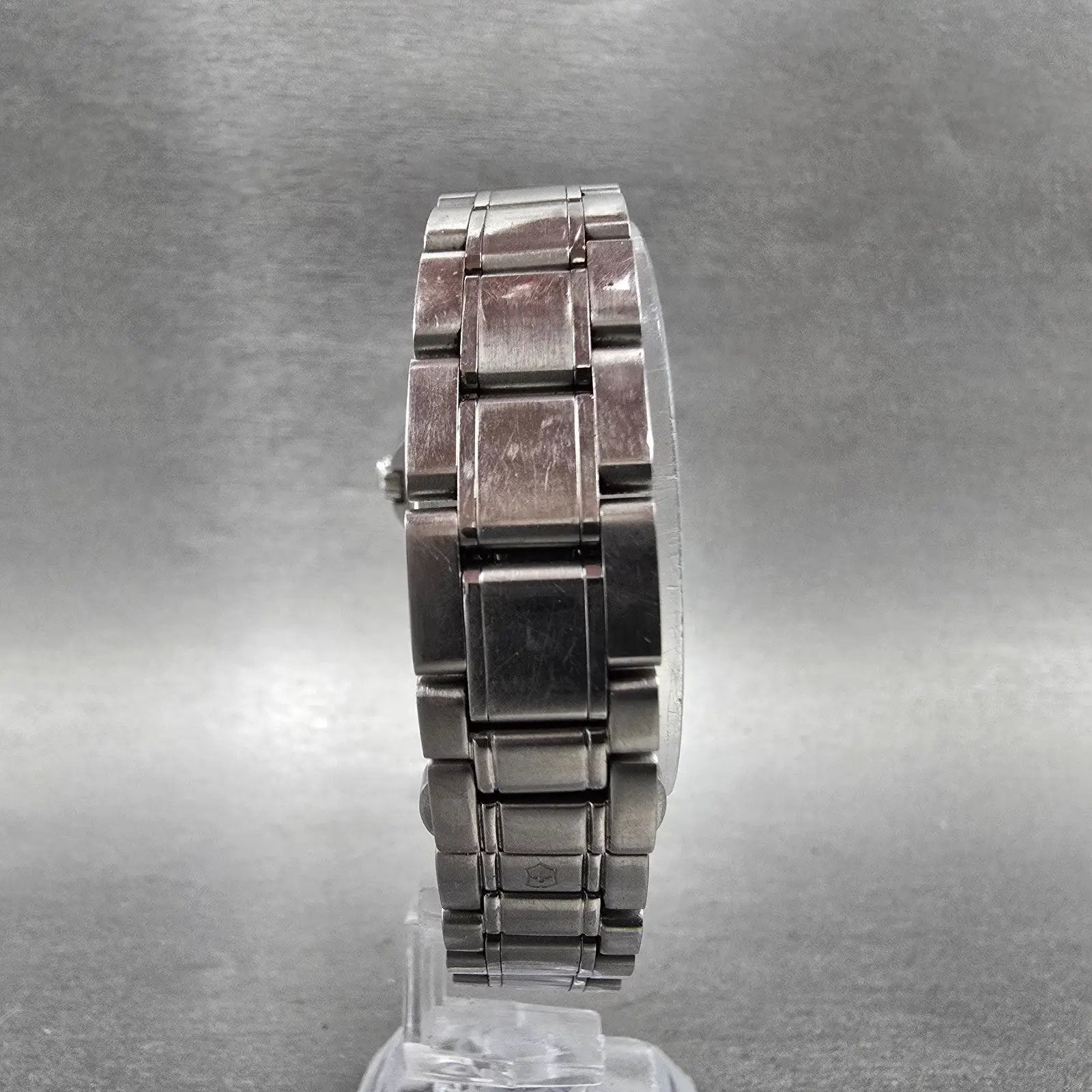 Victorinox Swiss Army Officer Watch Women 28mm Black Dial Steel Date New Battery8