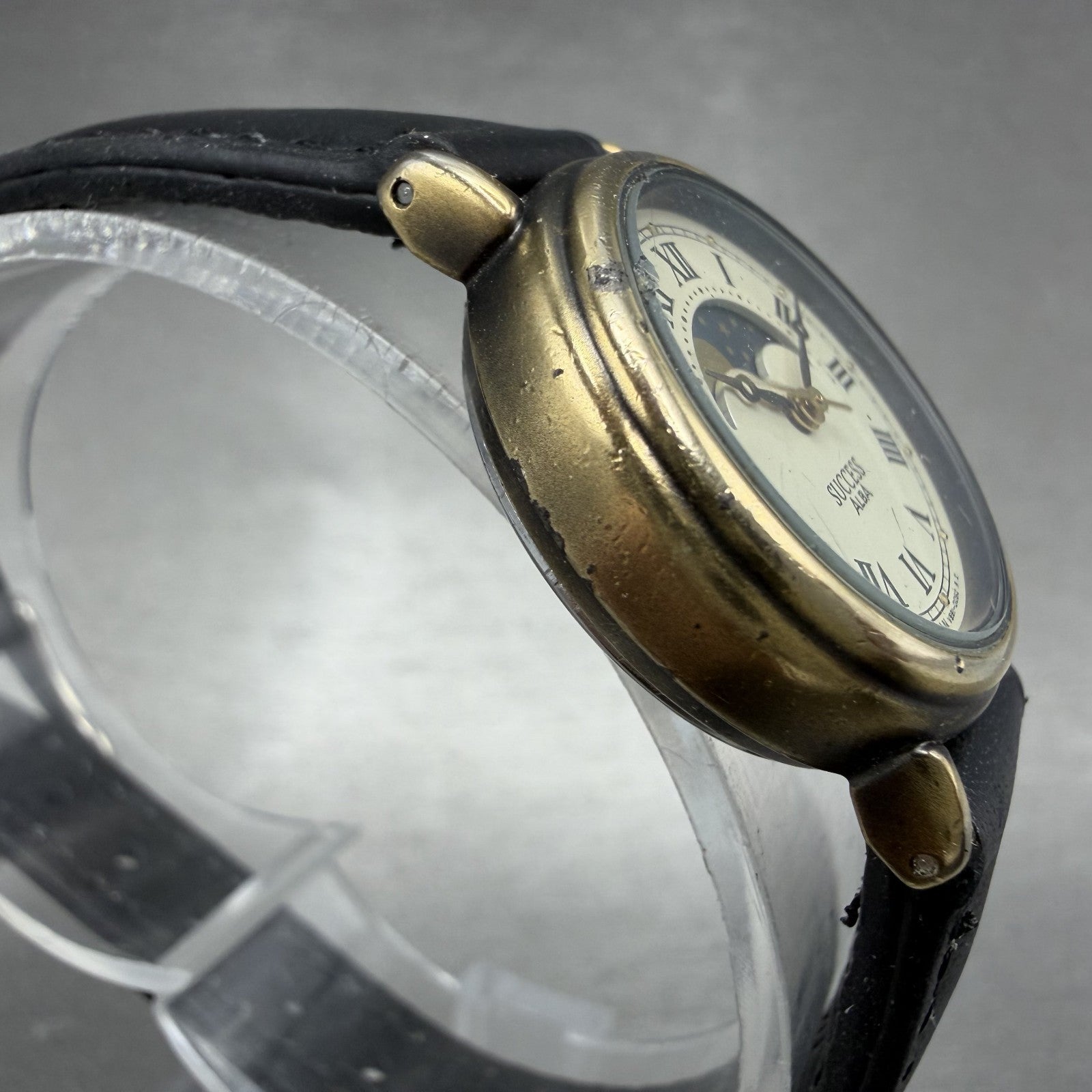 Seiko Alba Success Moon Phase Watch Women 25mm White Dial Brass Tone New Battery3