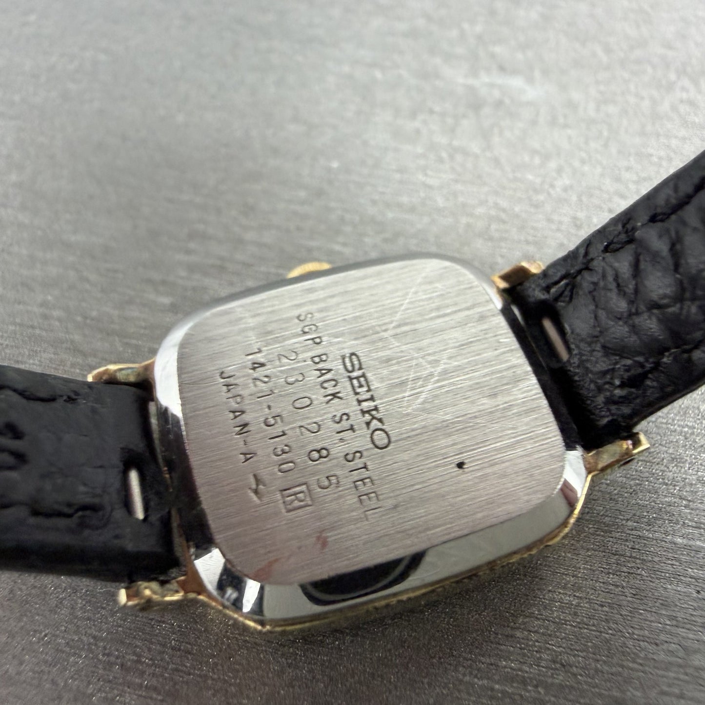 Seiko Tank Watch Women 20mm Champagne Dial Gold Tone 1421-5130 New Battery9