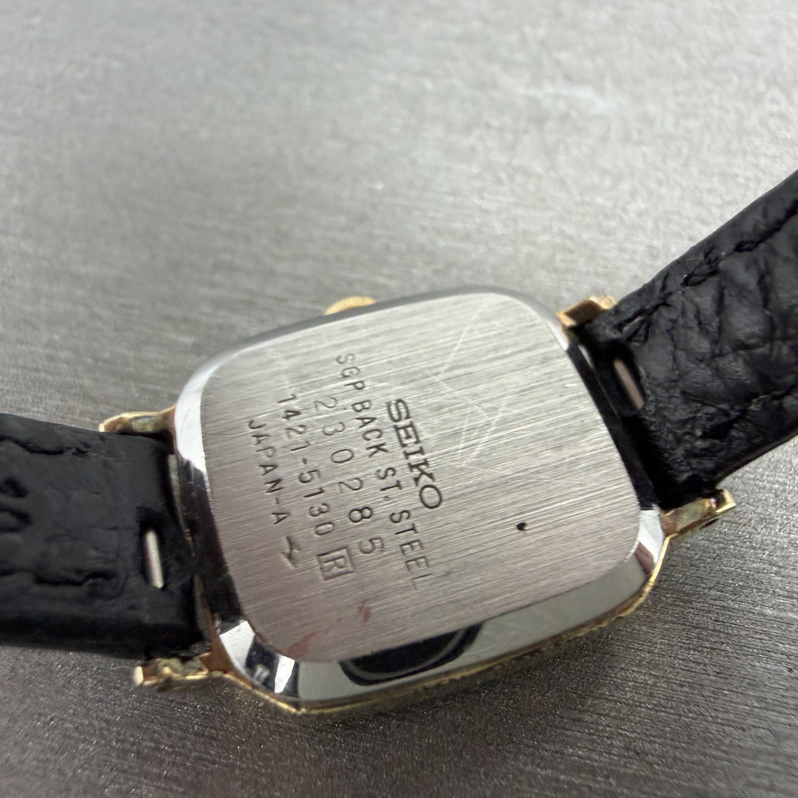 Seiko Tank Watch Women 20mm Champagne Dial Gold Tone 1421-5130 New Battery9