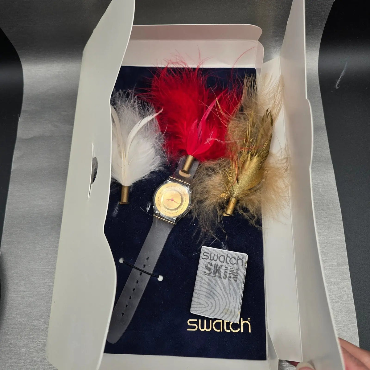 Swatch Plume de Fête Watch Men 34mm Gold Dial Clear Case SFK136 New Battery NOS13