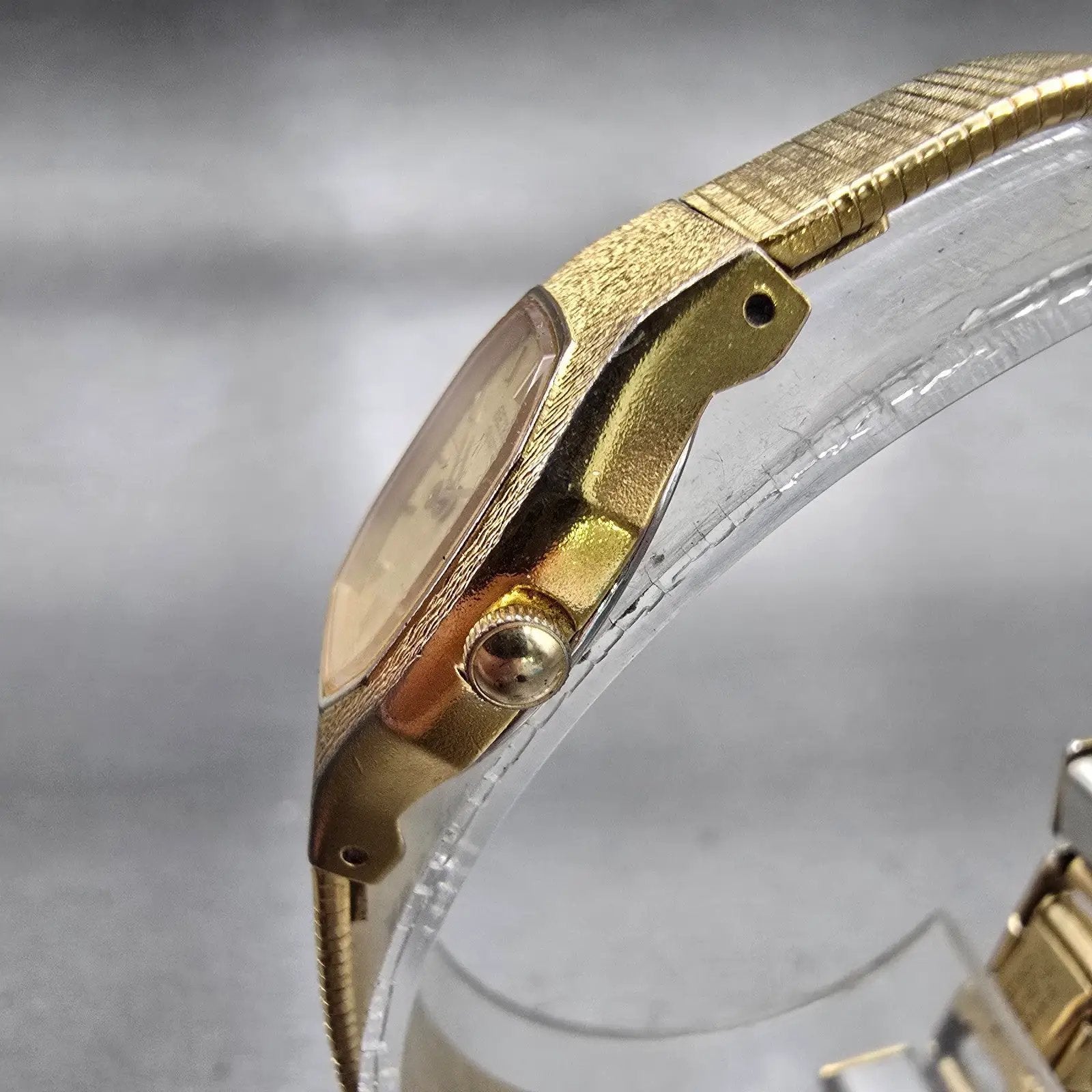 Seiko Watch Women 16mm Gold Dial Gold Tone Octagon 2P20-5H39 New Battery Vintage2