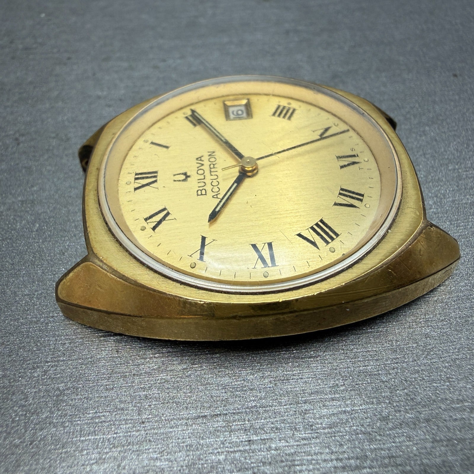 Bulova Accutron Watch Men 35mm Champagne Dial Gold Tone Date Round PARTS Vintage4