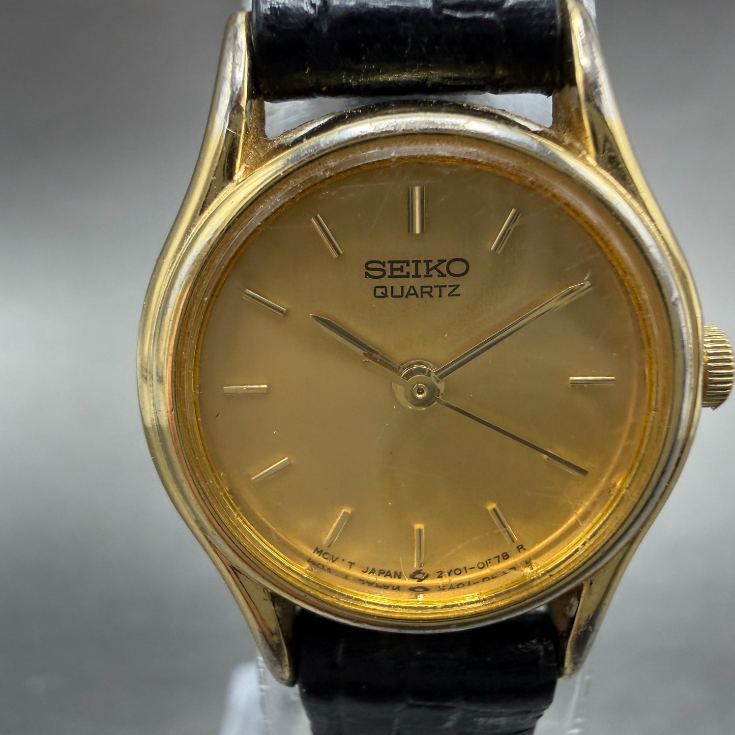 Seiko Watch Women 20mm Champagne Dial Gold Tone Round 2Y01-0A19 New Battery VTG41