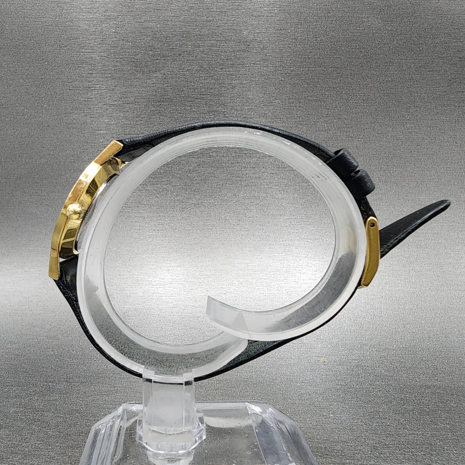 Movado Museum Watch Women 25mm Black Dial Gold Tone Round 8725832 New Batt B126