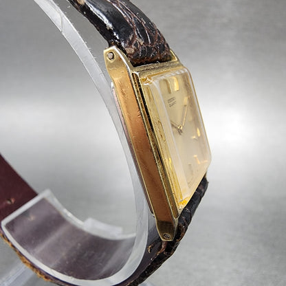 Seiko Tank Watch Women 19mm Gold Dial Gold Tone Rectangle 2C205820 New Battery3
