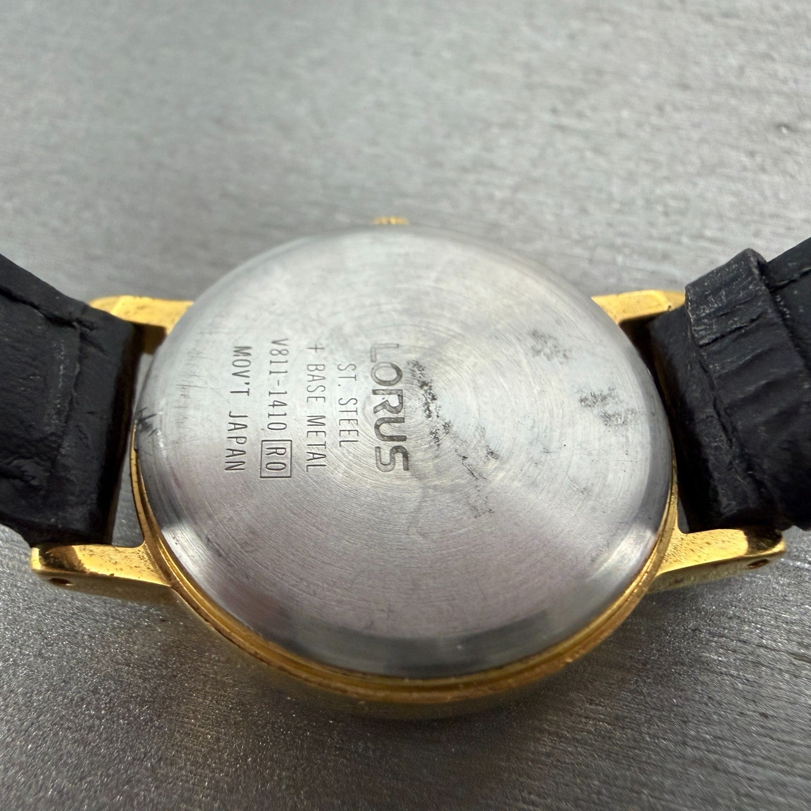 Seiko Lorus Mickey Watch Women 26mm Silver Dial Gold Tone V811-1410 New Battery9