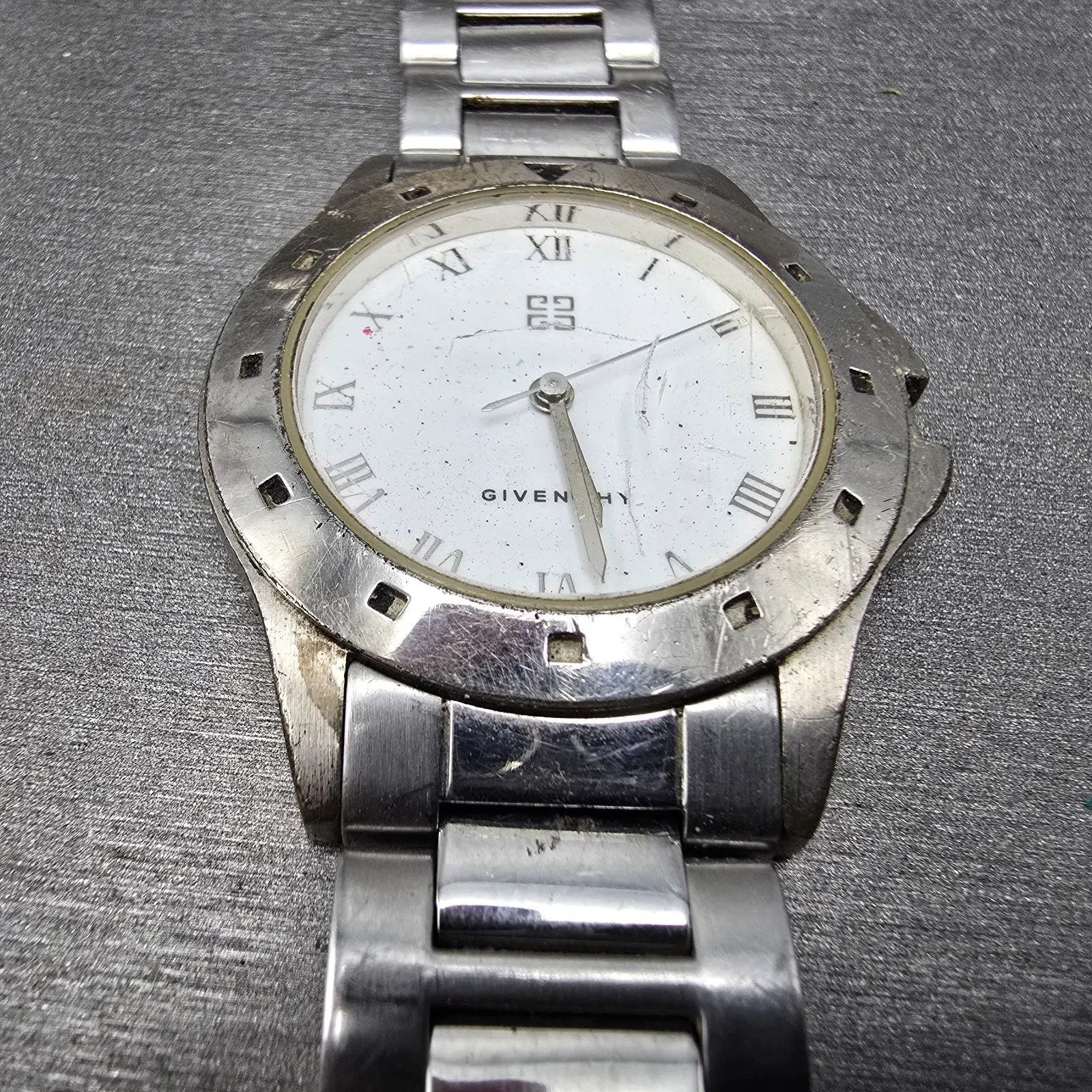 Givenchy Watch Men 35mm White Dial Silver Tone Round  Broken Bracelet PARTS3