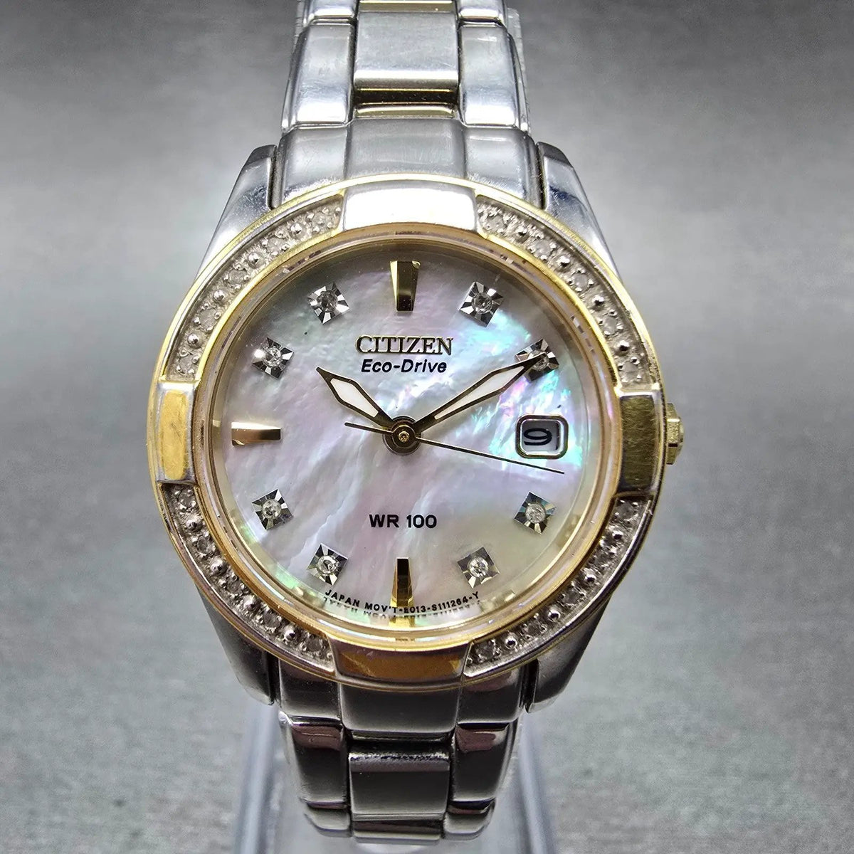 Citizen Eco-Drive Watch Women 26mm MOP Dial Two Tone Date E013-S076412 Runs 30