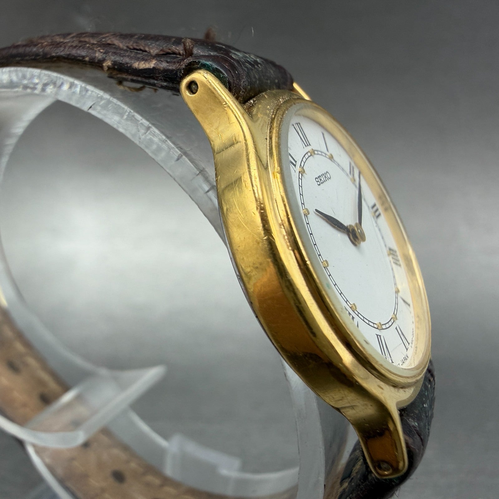 Seiko Watch Women 26mm White Dial Gold Tone Round Vinatge V700-6091 New Battery3