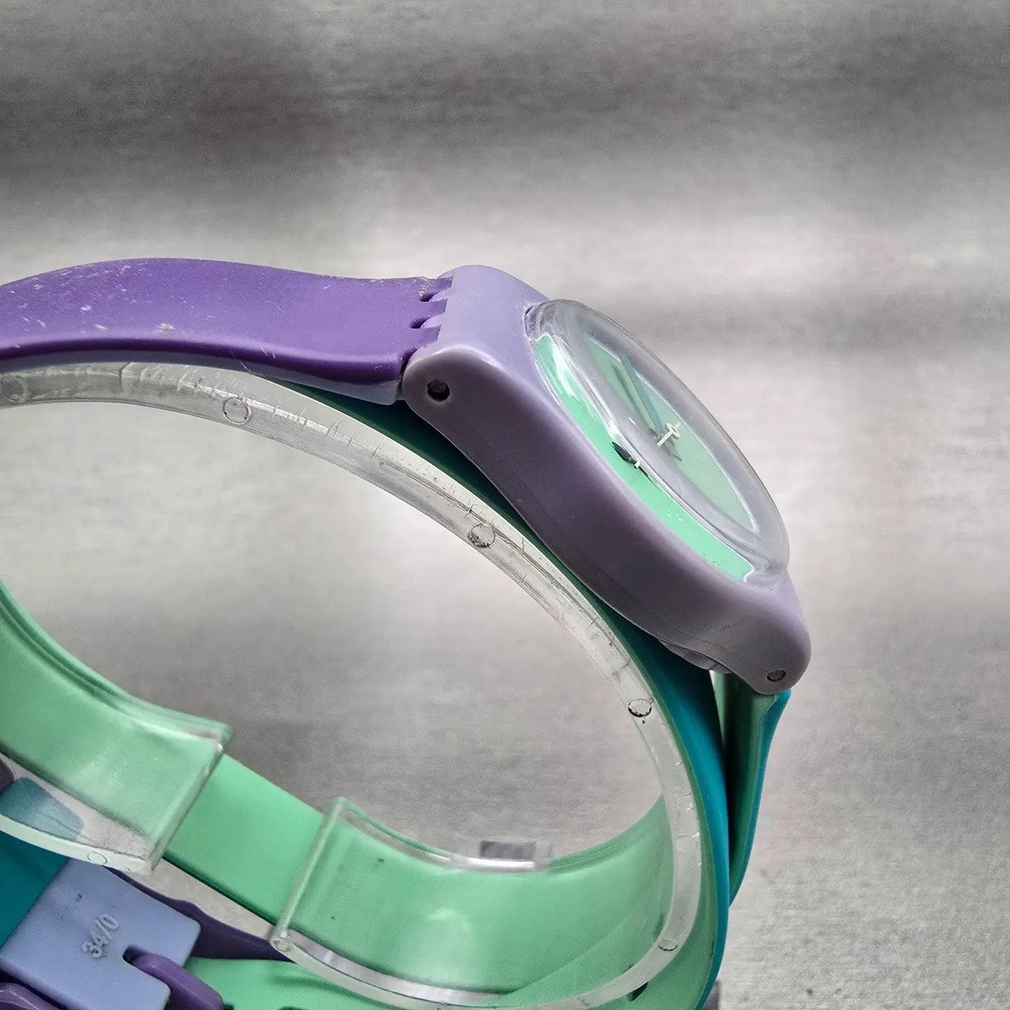 Swatch Fun In Blue Watch Women Green Dial Purple Case Round LV117 New Battery3