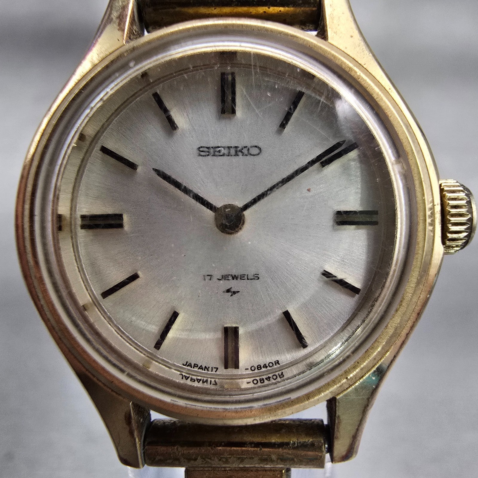 Seiko Watch Women 24mm White Dial Gold Tone Round 17-0730 Manal Wind Runs VTG1