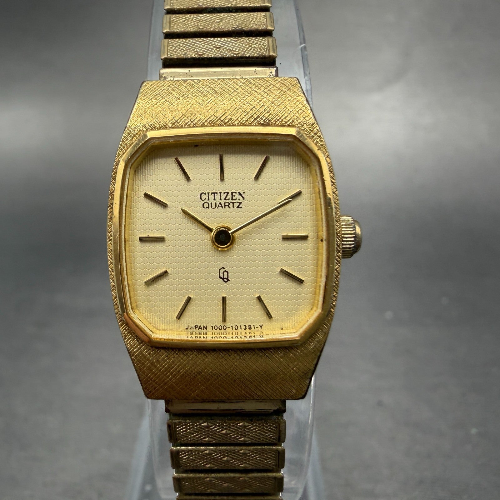 Citizen CQ Watch Women 18mm Champagne Dial Gold Tone Rectangle New Battery0