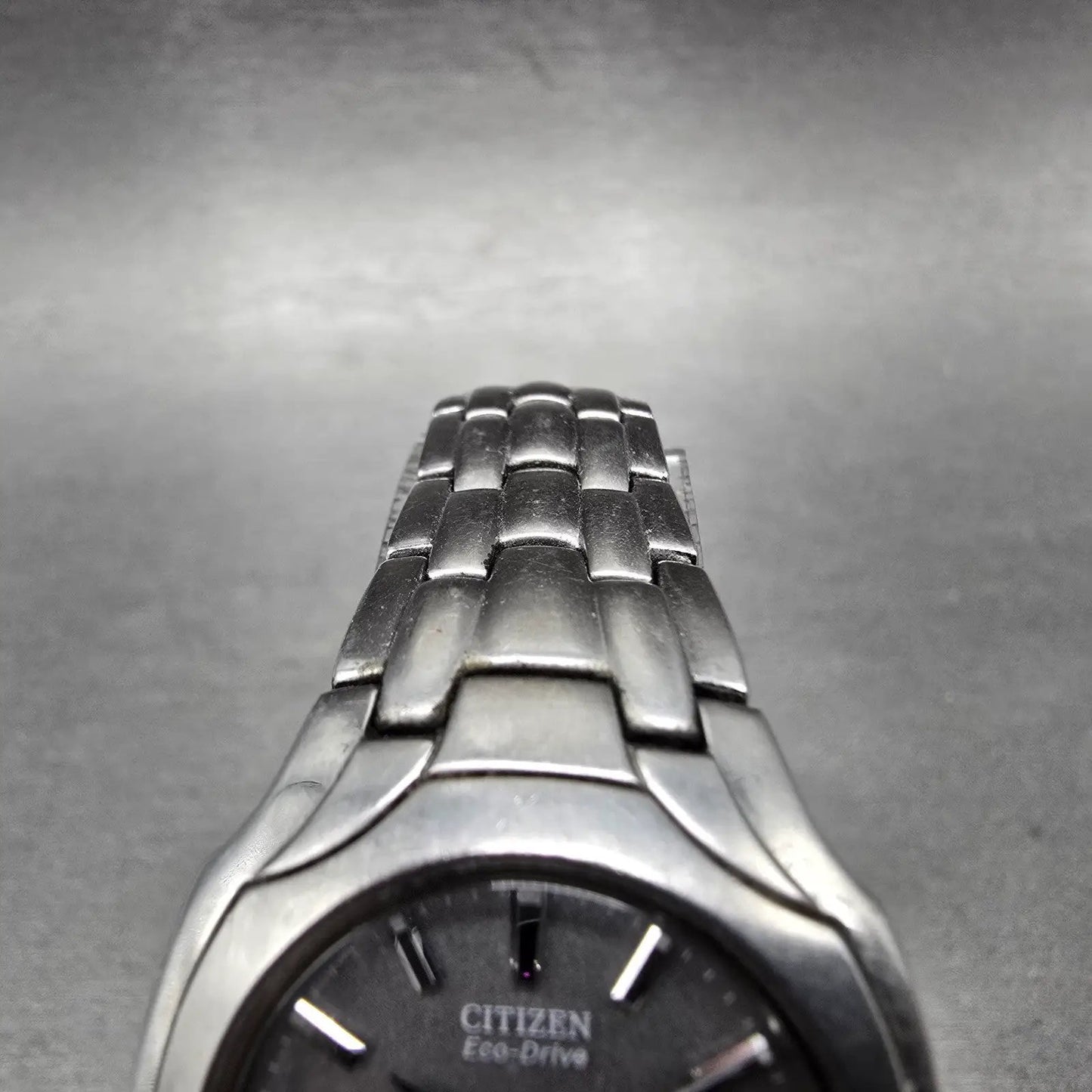 Citizen Eco-Drive Watch Women 25mm Gray Dial Silver Tone Date E011-S049601 RunsS5