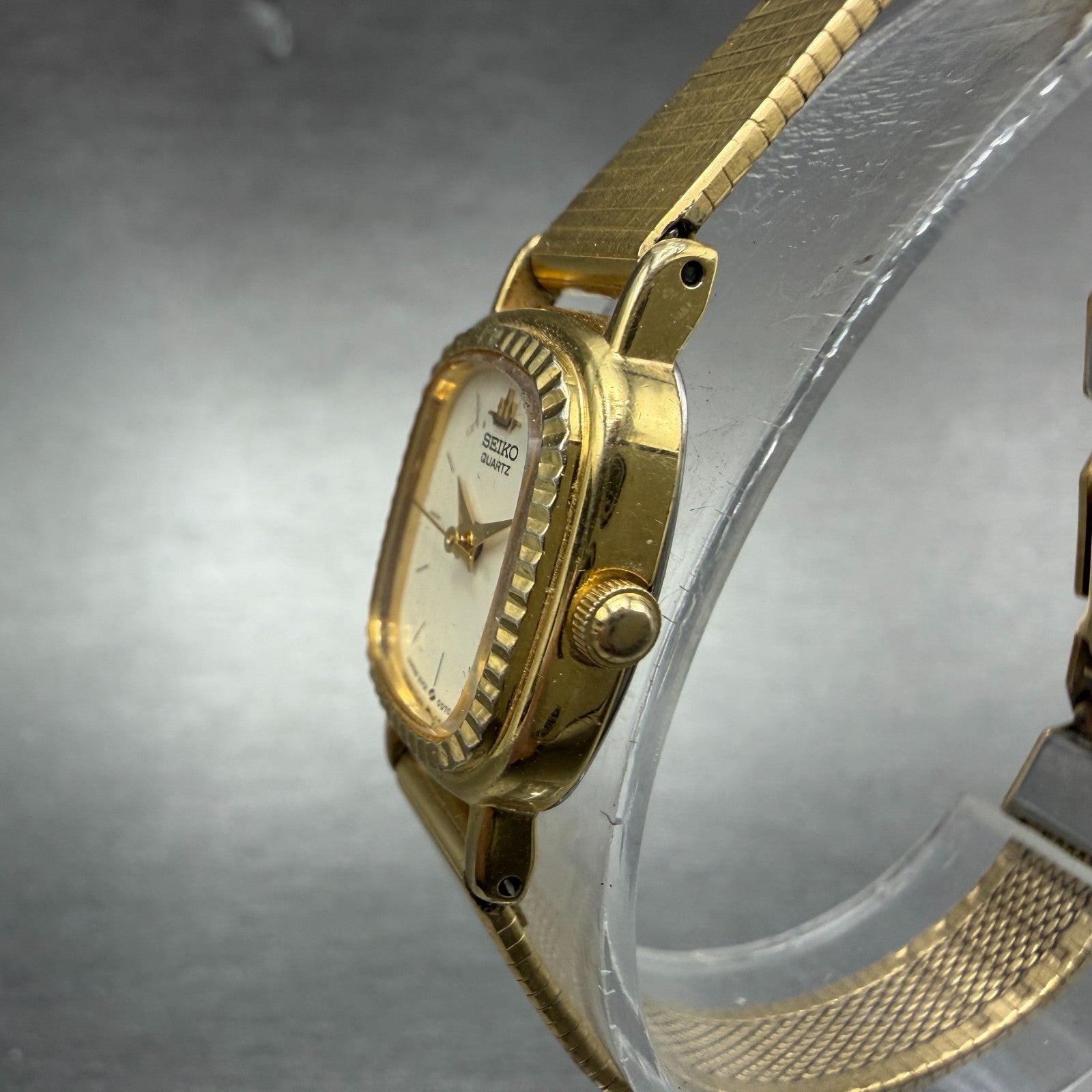 Seiko Watch Women 17mm Champagne Dial Gold Tone Rectangle 2Y01-5A60 New Battery2