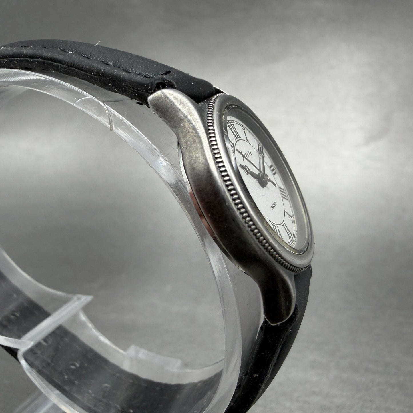 Seiko Avenue Watch Women 24mm Silver Dial Silver Tone Round 1F21-1A00 New Batt3