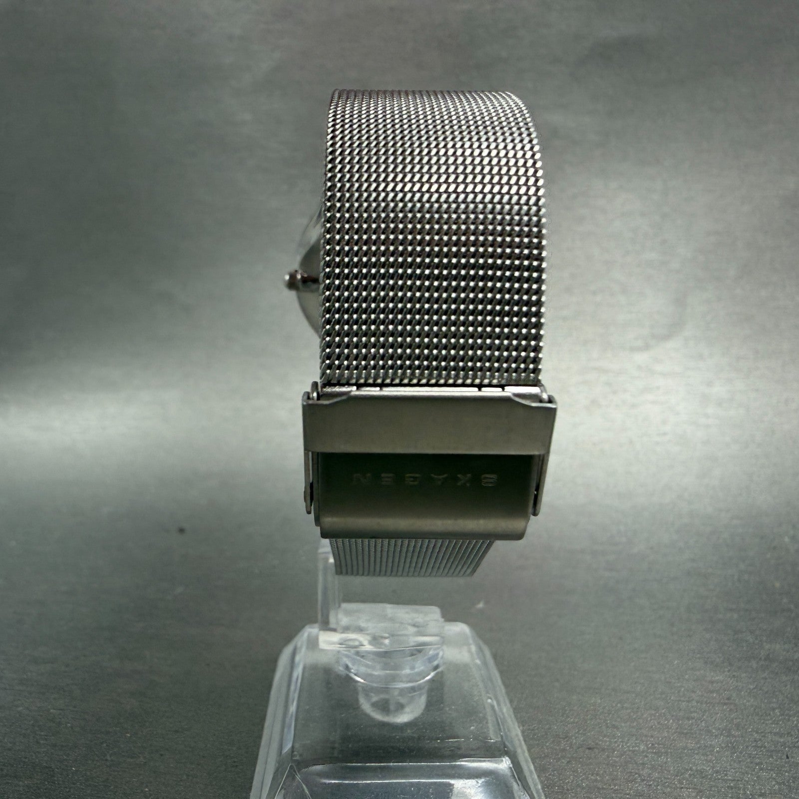 Skagen Watch Men 34mm Silver Dial Silver Tone Round Mesh Band 233LSS New Battery7