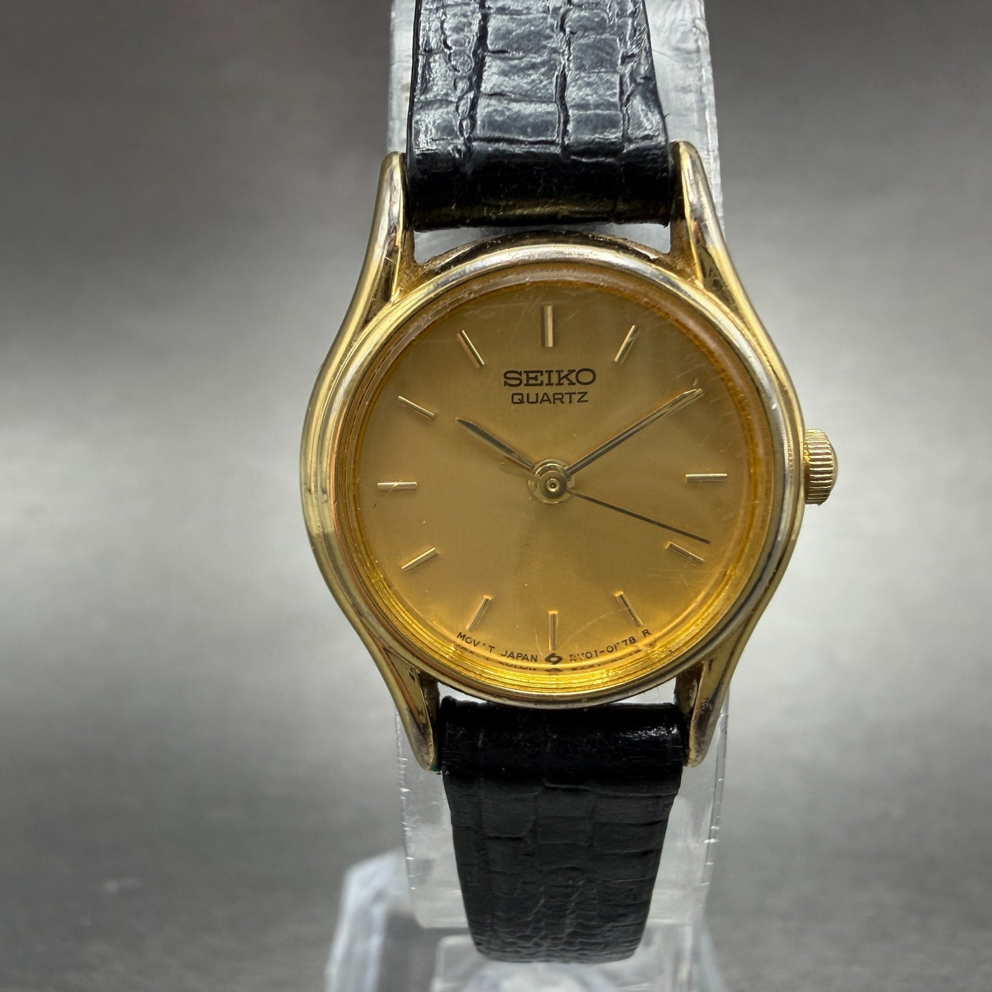 Seiko Watch Women 20mm Champagne Dial Gold Tone Round 2Y01-0A19 New Battery VTG40