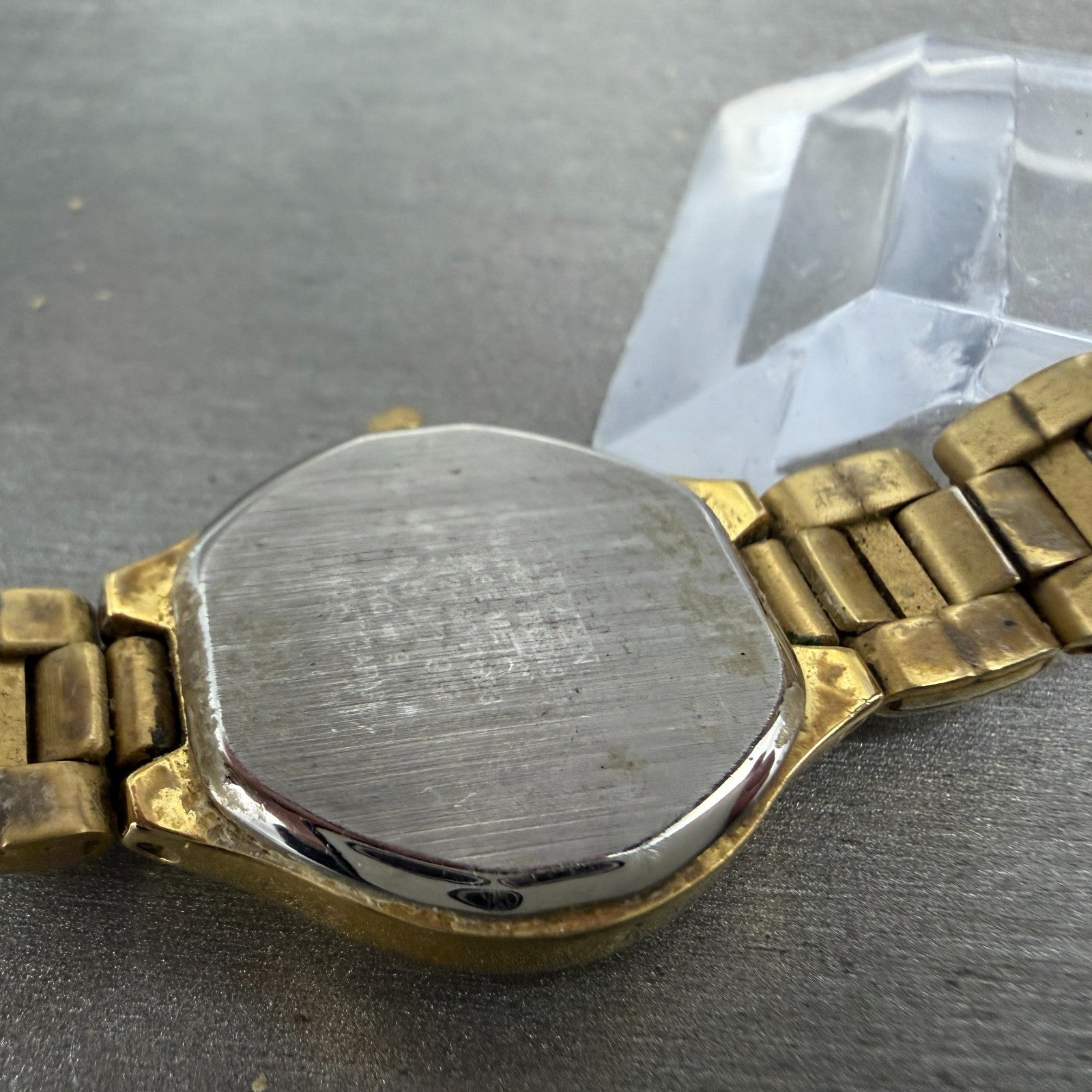 Citizen Watch Women 23mm Champagne Dial Gold Tone Date 1012-S011523 New Battery9