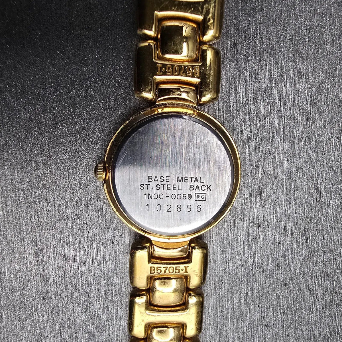 Seiko Watch Women 21mm MOP Dial Gold Tone Round 1N00-0G59 New Battery Vintage JP10