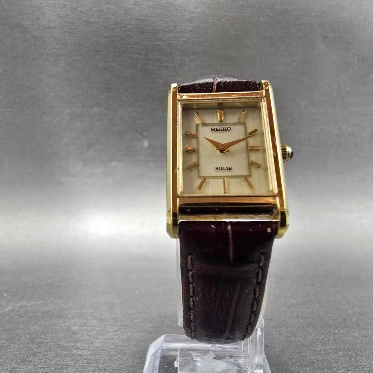 Seiko Solar Tank Watch Women 18mm Champagne Dial Gold Tone V115-0BD0 Runs JP5