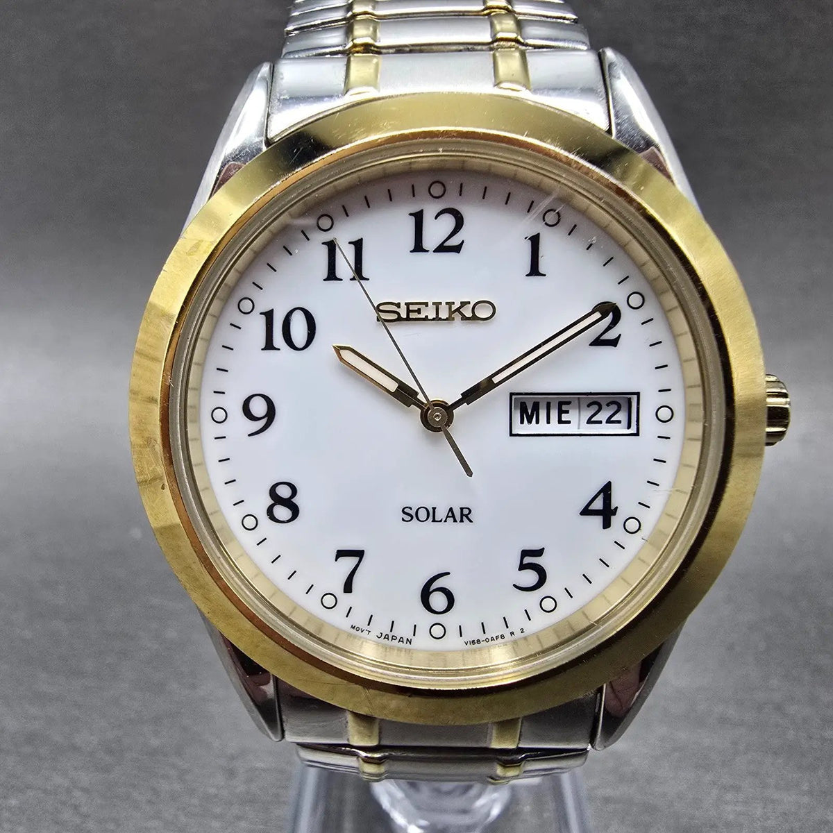 Seiko Solar Watch Men 37mm White Dial Two Tone Daydate Round V158-0AB0 Runs JP730