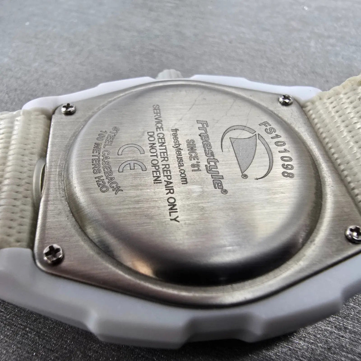 Freestyle Shark Watch Men 38mm White Dial White Water Octagon New Battery9