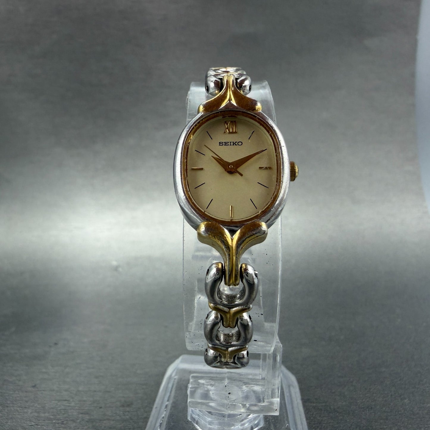 Seiko Watch Women 17mm Champagne Dial Two Tone Oval 2P21-5D00 New Battery VTG5