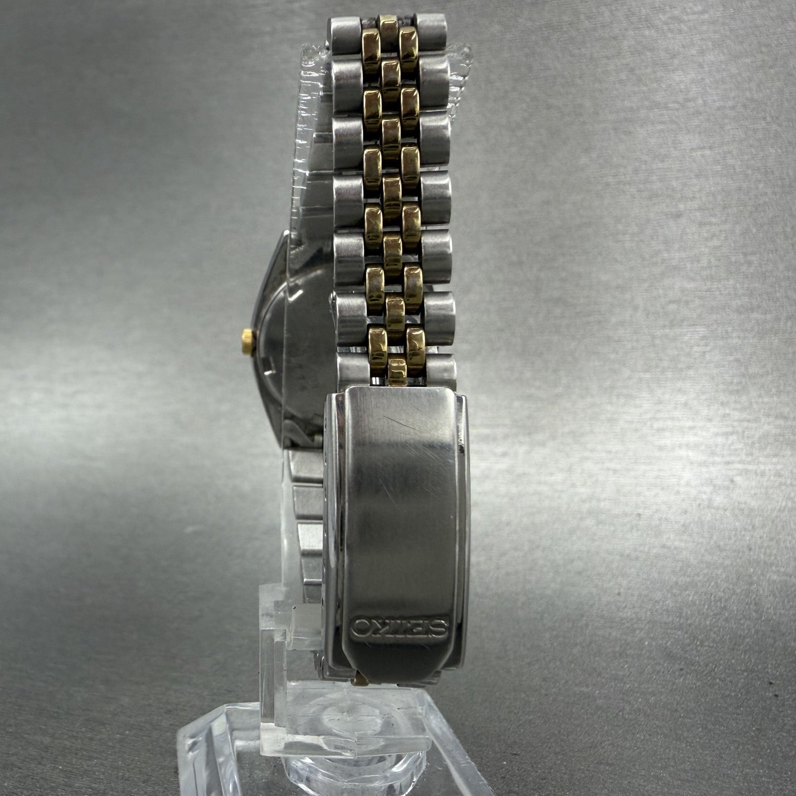 Seiko Watch Women 25mm White Dial Two Tone daydate Round 7n830041 New Batt AB567