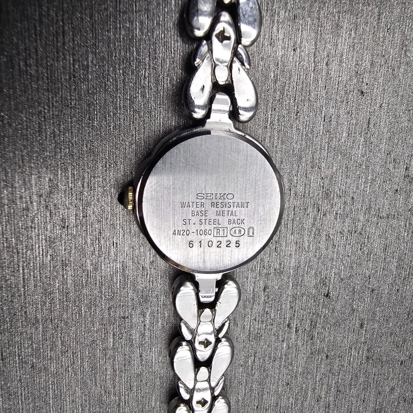 Seiko Exceline Watch Women 20mm MOP Dial Silver Tone Round 4N20-1060 New Battery10