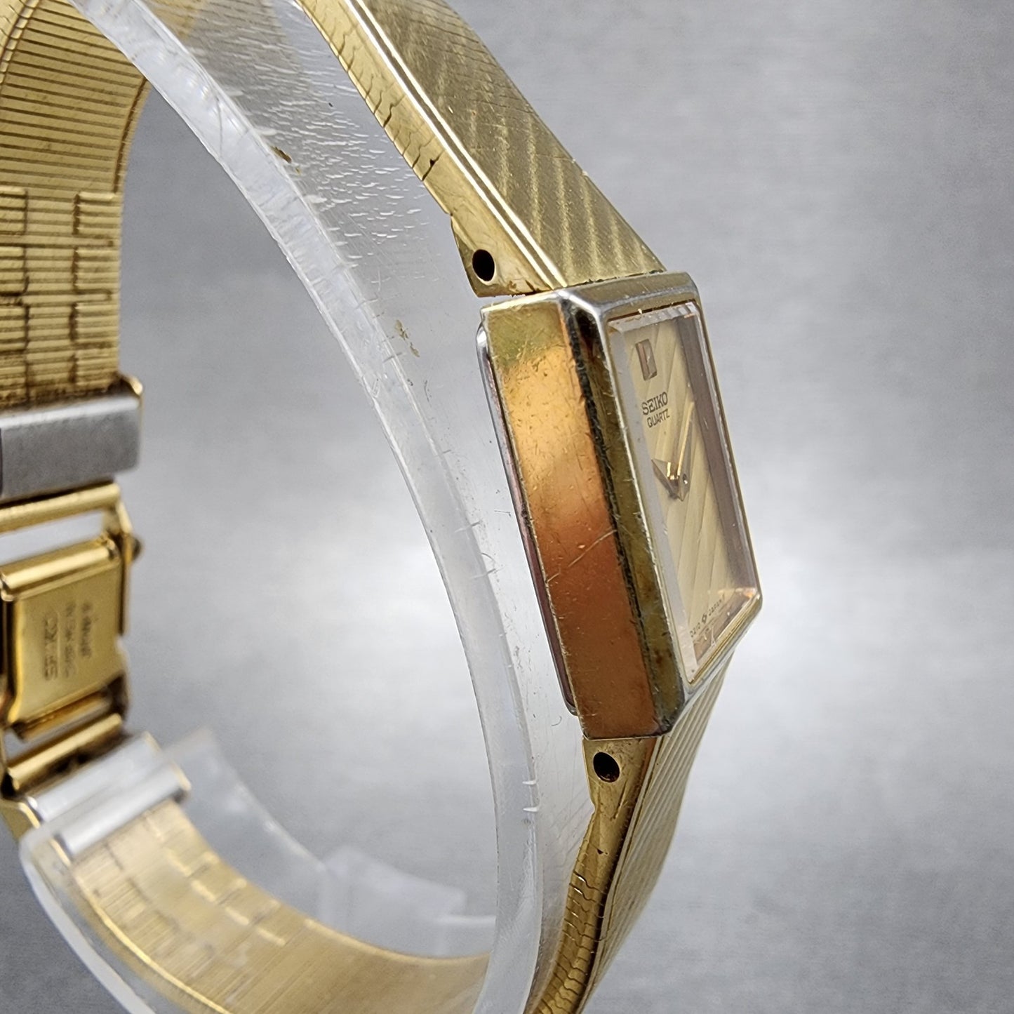 Seiko Tank Watch Women 12mm Gold Dial Gold Tone 1E205109 Rectangle New Battery3