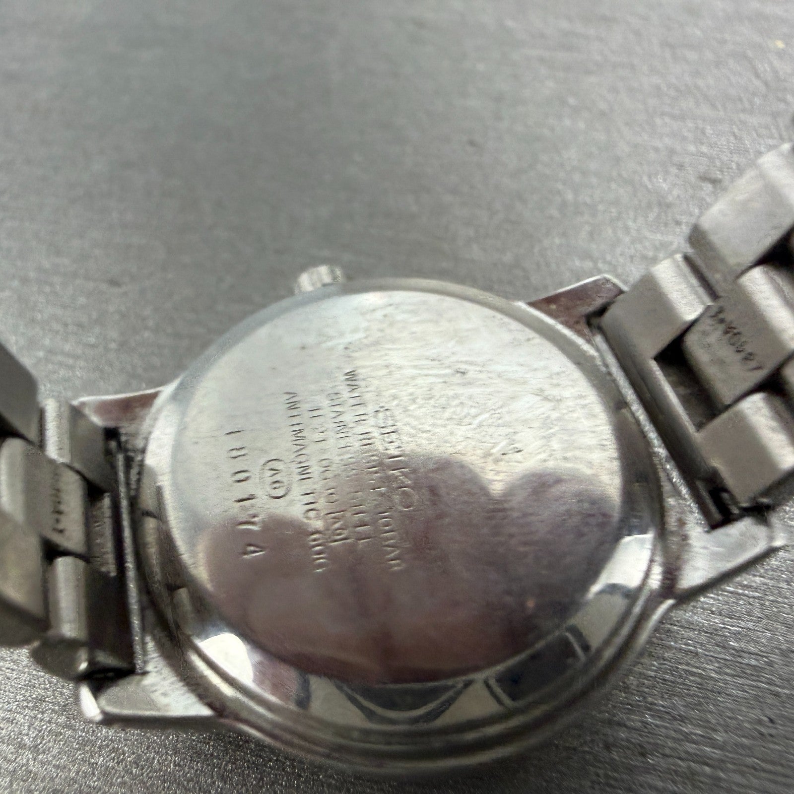 Seiko Spirit Watch Women 25mm White Dial Silver Tone Round 1F21-0G30 New Battery9