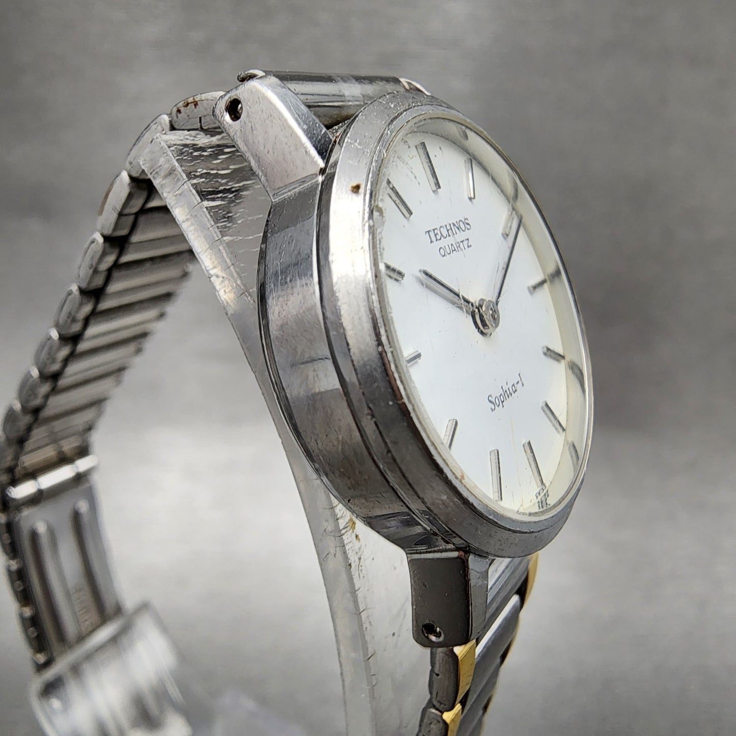 Technos Sophial Watch Women 25mm White Dial Silver Tone Round New Battery VTG3