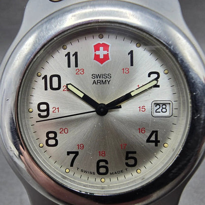 Victorinox Swiss Army Officer Watch Men 41mm Silver Dial Silver Date New Battery1