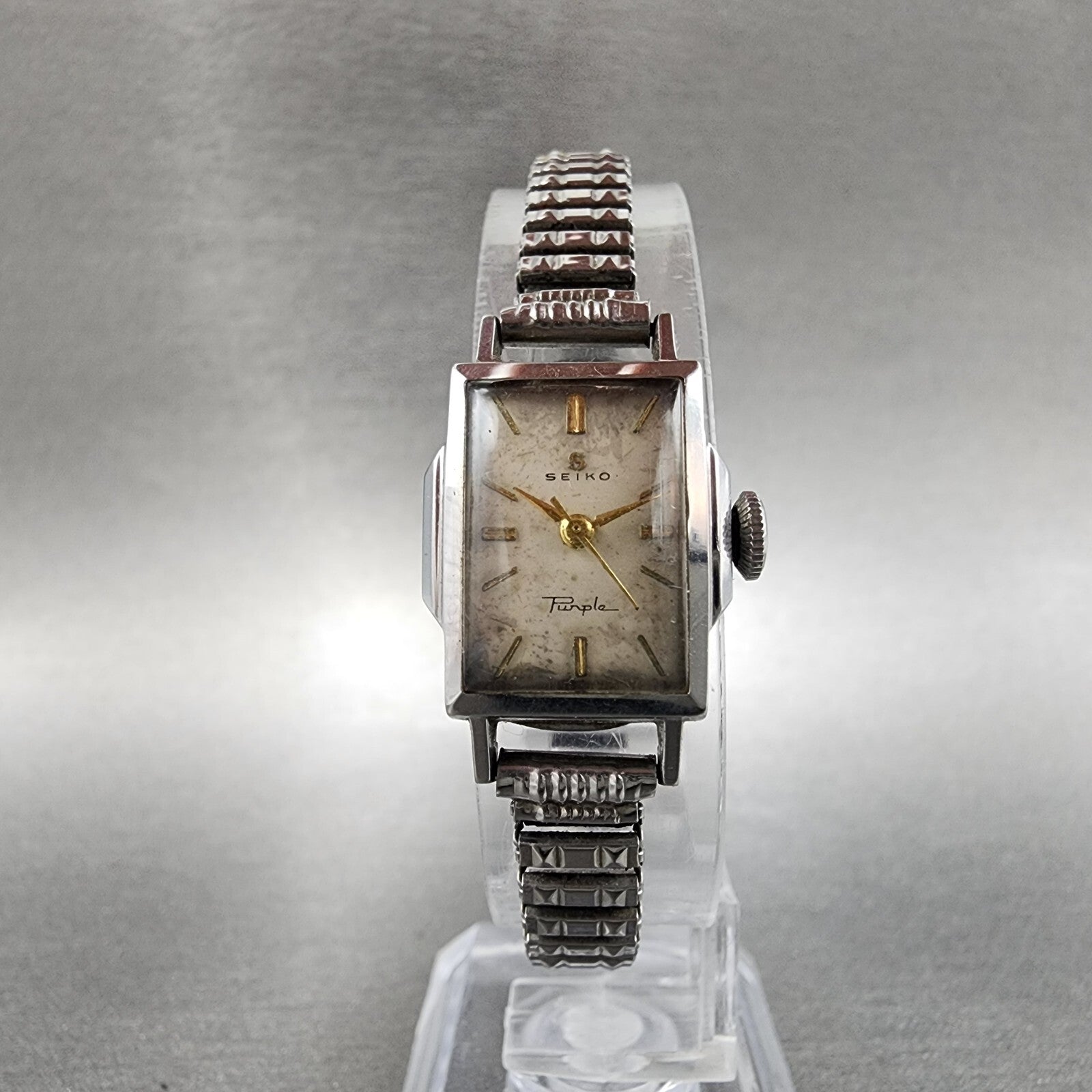 Seiko Purple Watch Women 14mm Cream dial Silver Tone Manual Wind Runs 52195
