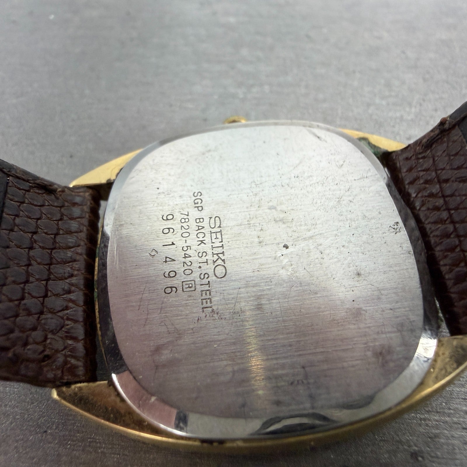 Seiko Watch Men 33mm Champagne Dial Gold Tone Round 7820-5420 New Battery10