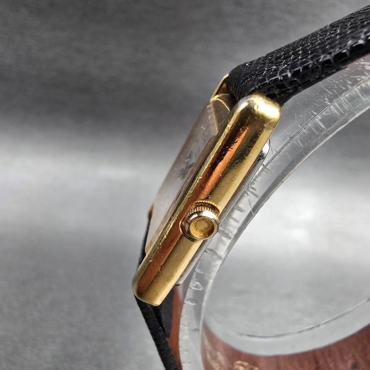 Seiko Tank Watch Women 18mm White Dial Gold Tone Rectangle 2Y00-5470 New Battery2
