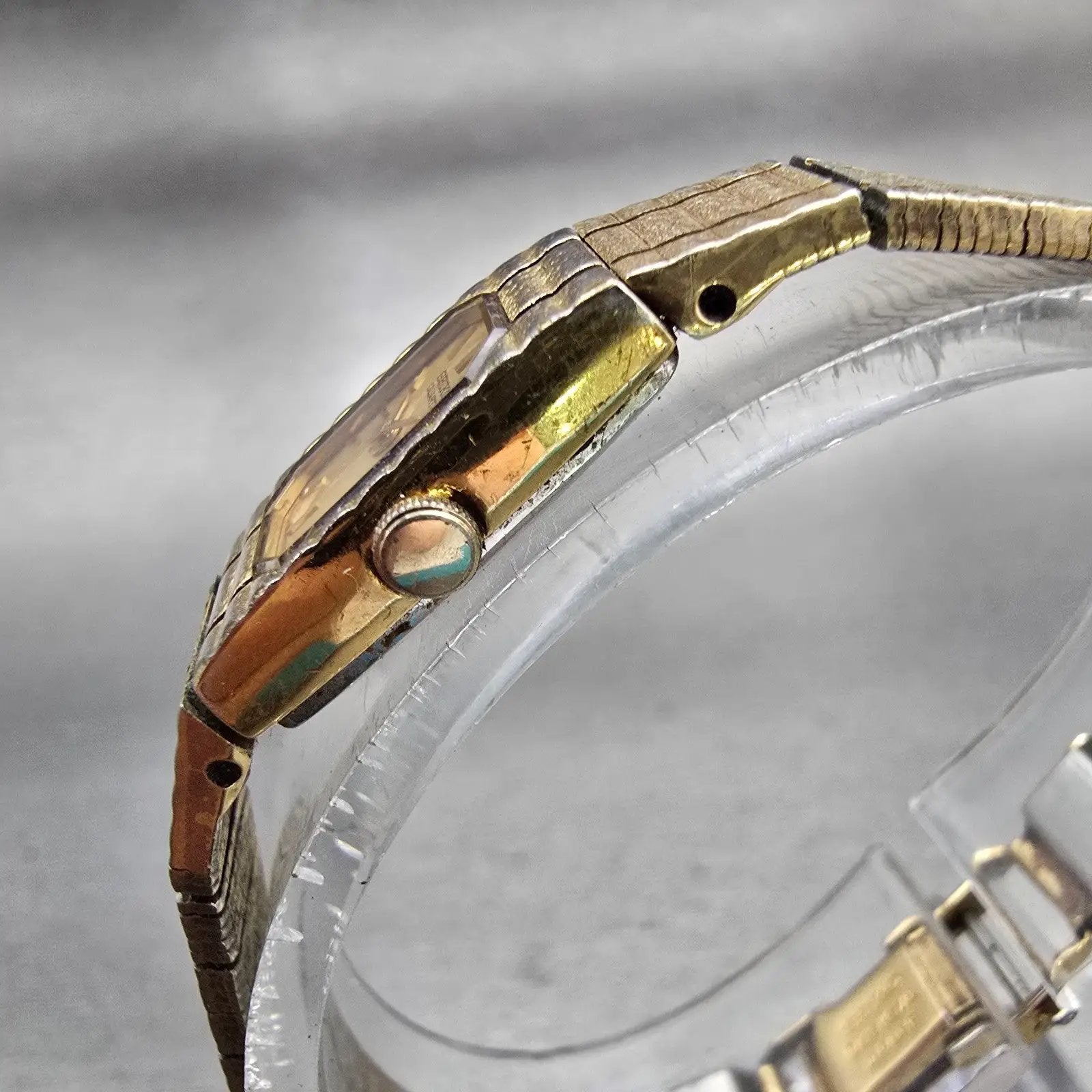 Seiko Watch Women 12mm Gold Dial Gold Tone Rectangle 2E20-5129 New Battery VTG2