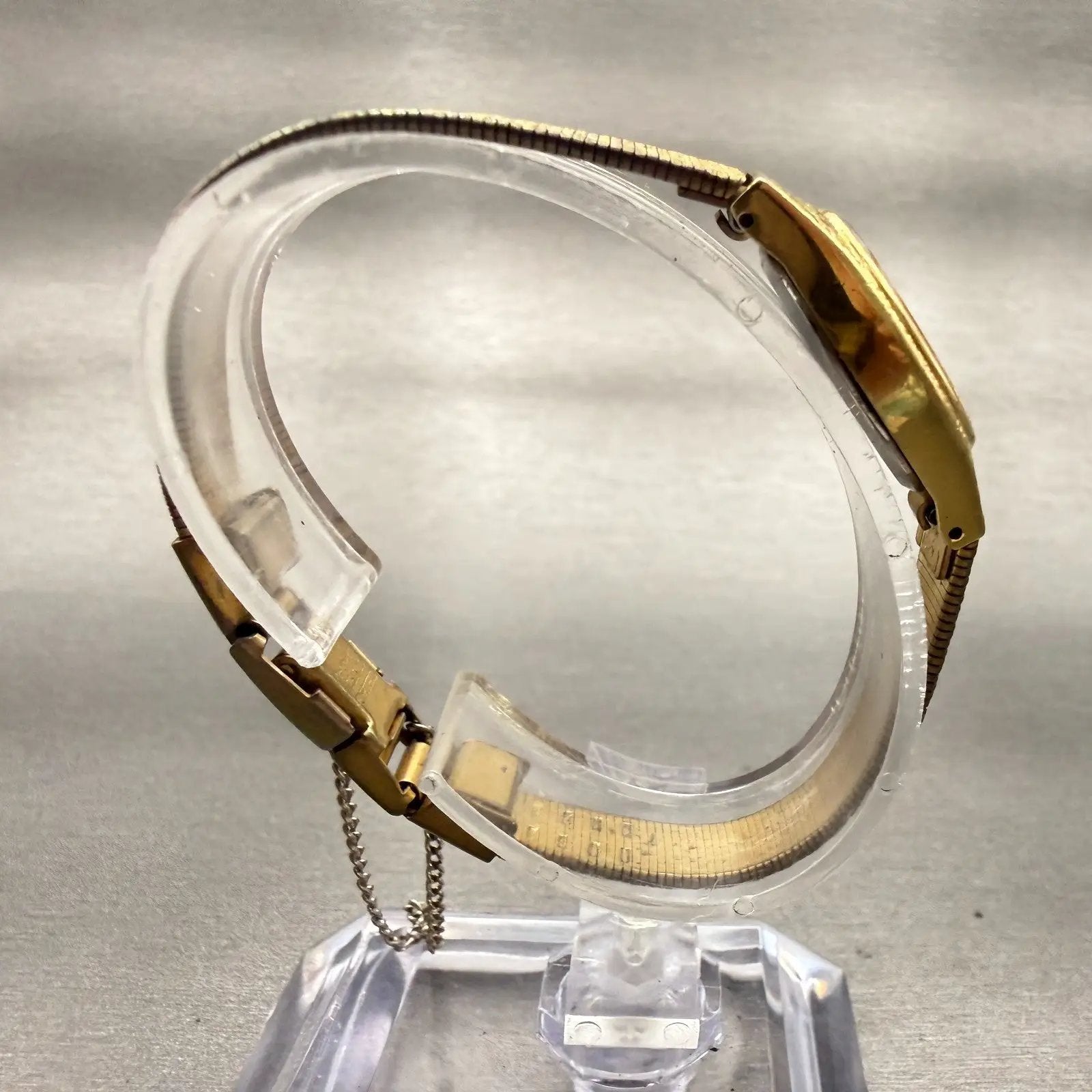 Seiko Watch Women 18mm Gold Dial Gold Tone Oval V401-5310 New Battery Vintage8