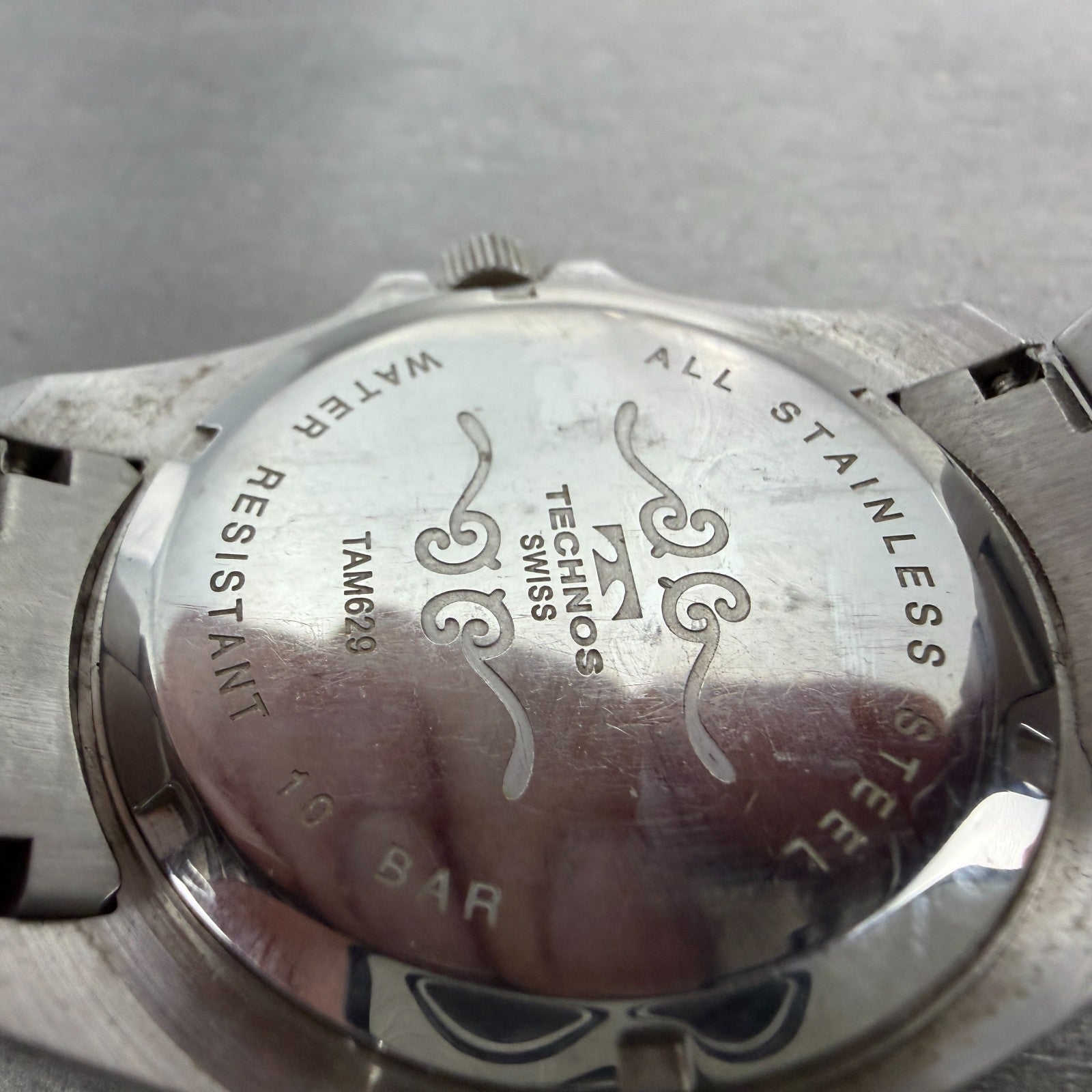 Technos Dive Watch Men 41mm Black Dial Silver Tone Round TAM629 New Battery BT59