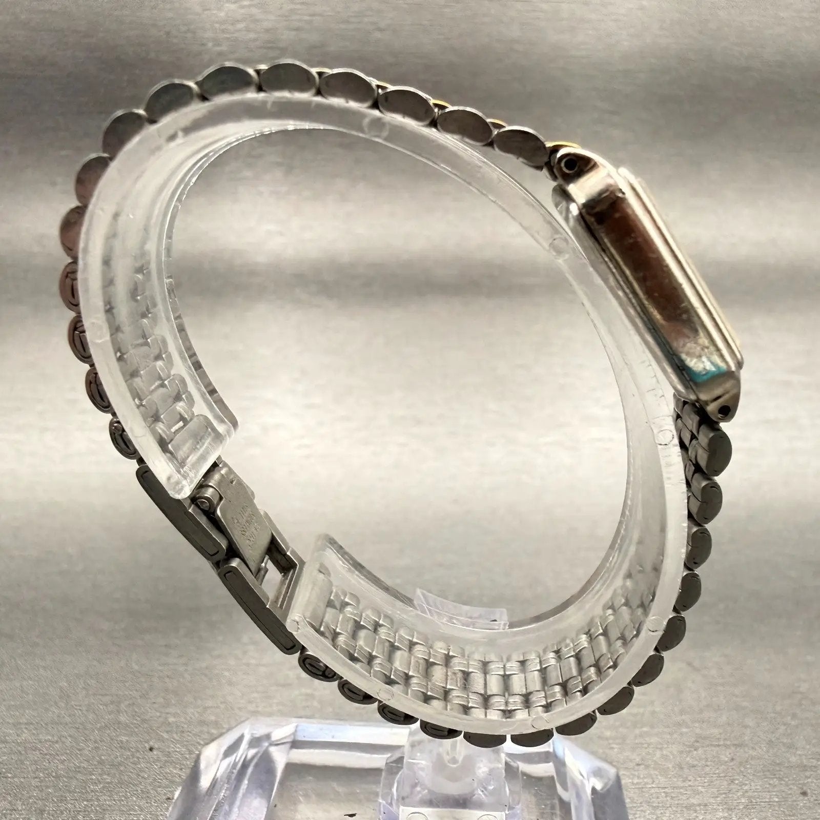 Seiko Watch Women 17mm White Dial Two Tone Rectangle V401-5129 New Battery VTG8