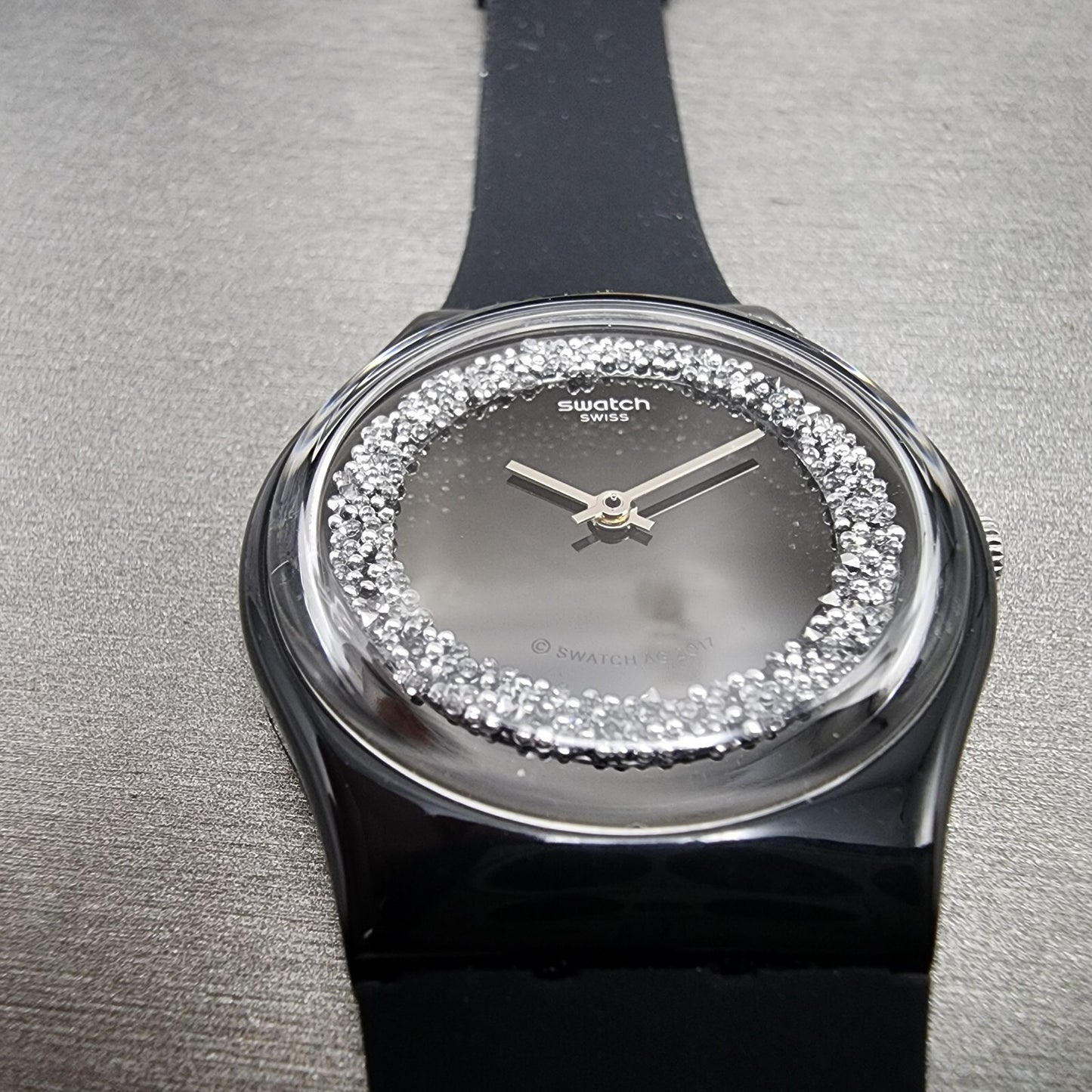 Swatch Sparkle Night Watch Women 34mm Black Dial Black Tone Round READ! New Batt2