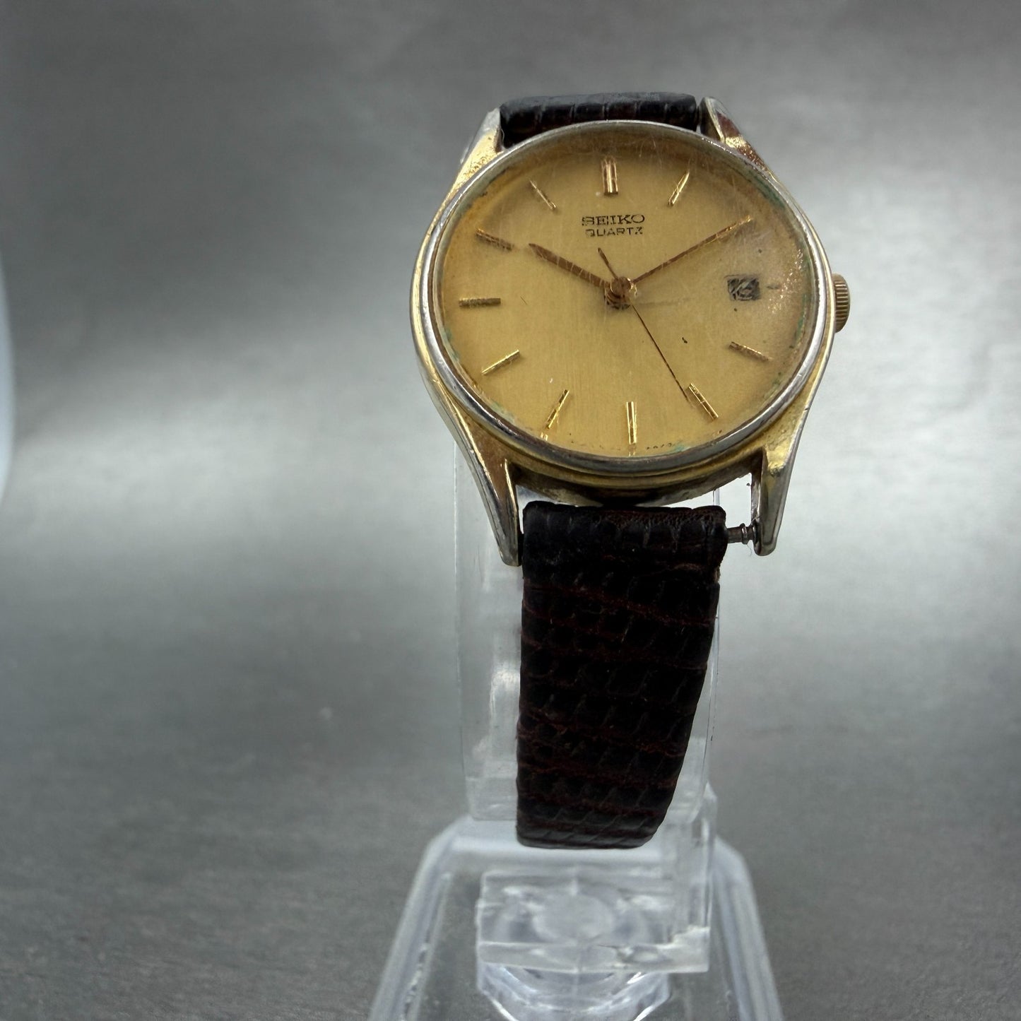 Seiko Watch Women 23mm Champagne Dial Gold Tone Round Date 3Y02-0020 New Battery5