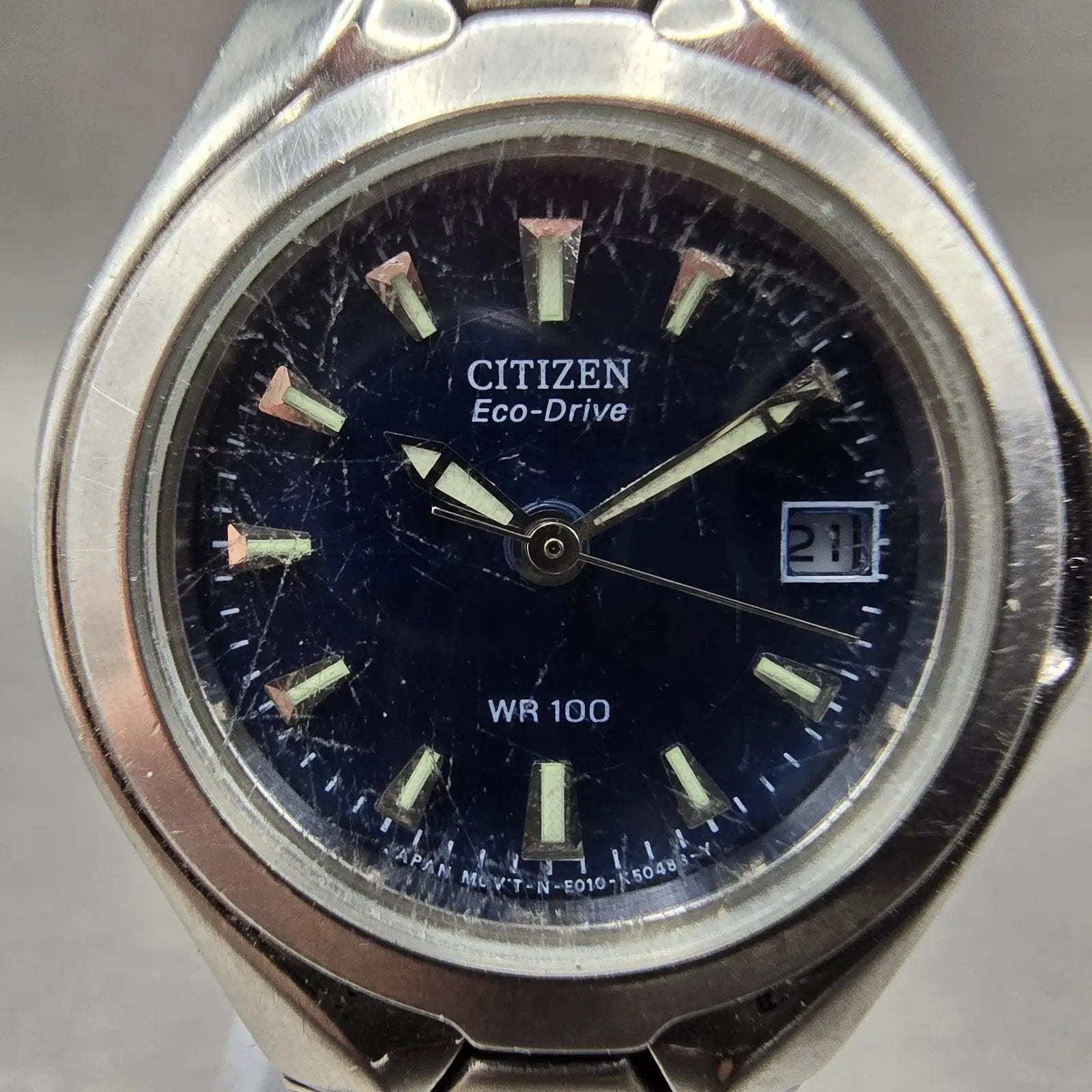 Citizen Eco-Drive Watch Women 27mm Blue Dial Silver Tone Date E010-K16393 Runs1