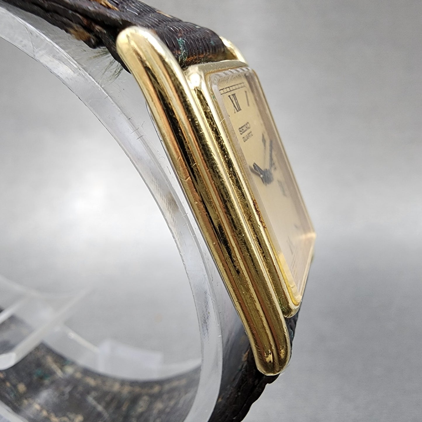 Seiko Tank Watch Women 20mm Champagne Dial Gold Tone 14005790 New Battery3