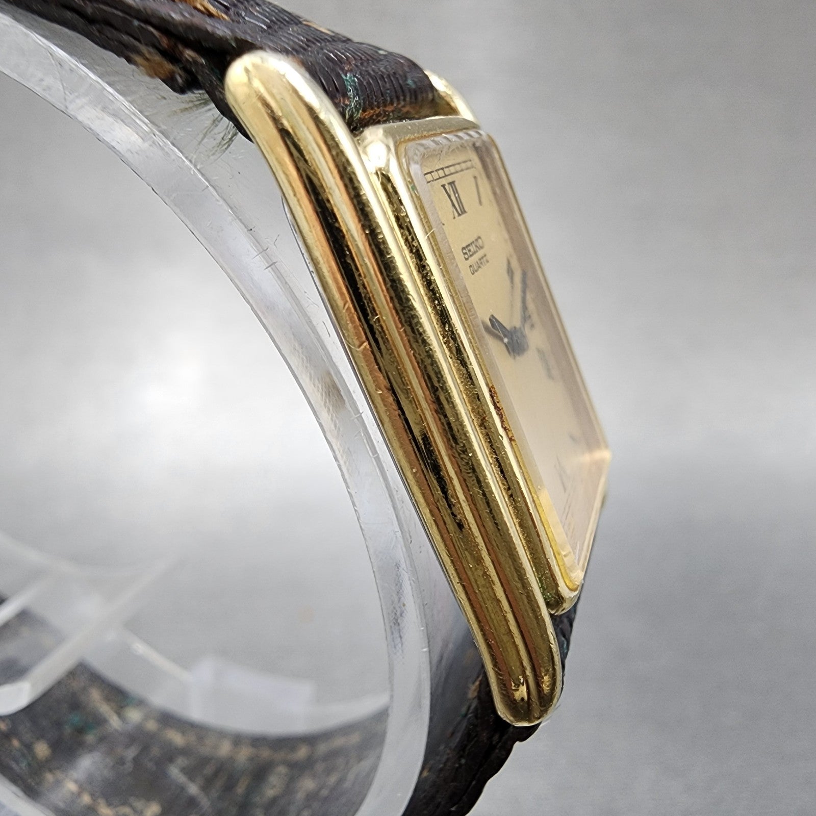 Seiko Tank Watch Women 20mm Champagne Dial Gold Tone 14005790 New Battery3